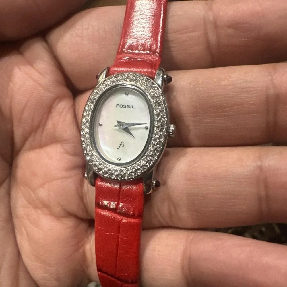 Working Fossil F2 Watch Women ES-9349 21mm Oval MOP Crystals Red Leather Fit 7in